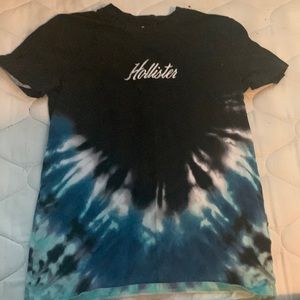 small Hollister T-shirt black blue and whit tie dye 100% cotton barely worn